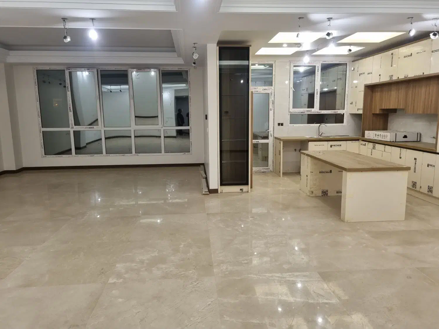 ۱۷۰ متر ۳ خواب کلید نخورده ۲ پارکینگ مرزداران