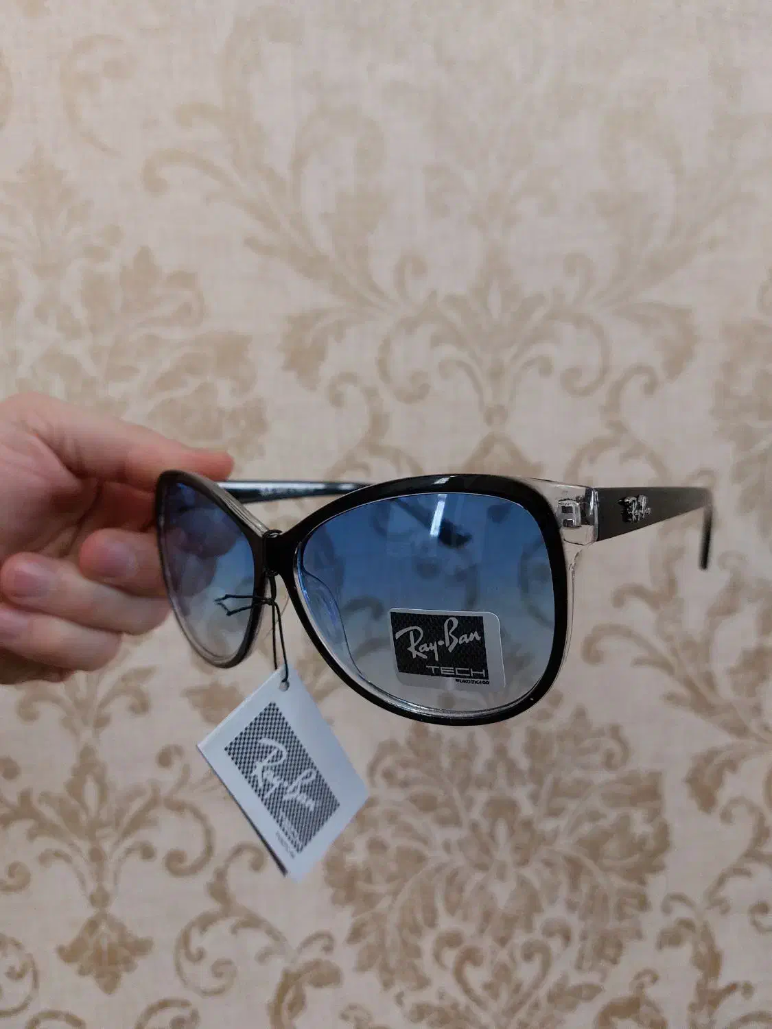 ۱۲ تا عینک آفتابی زنانه و مردانه آکبند UV400|زیورآلات و اکسسوری|تهران, نیاوران|دیوار