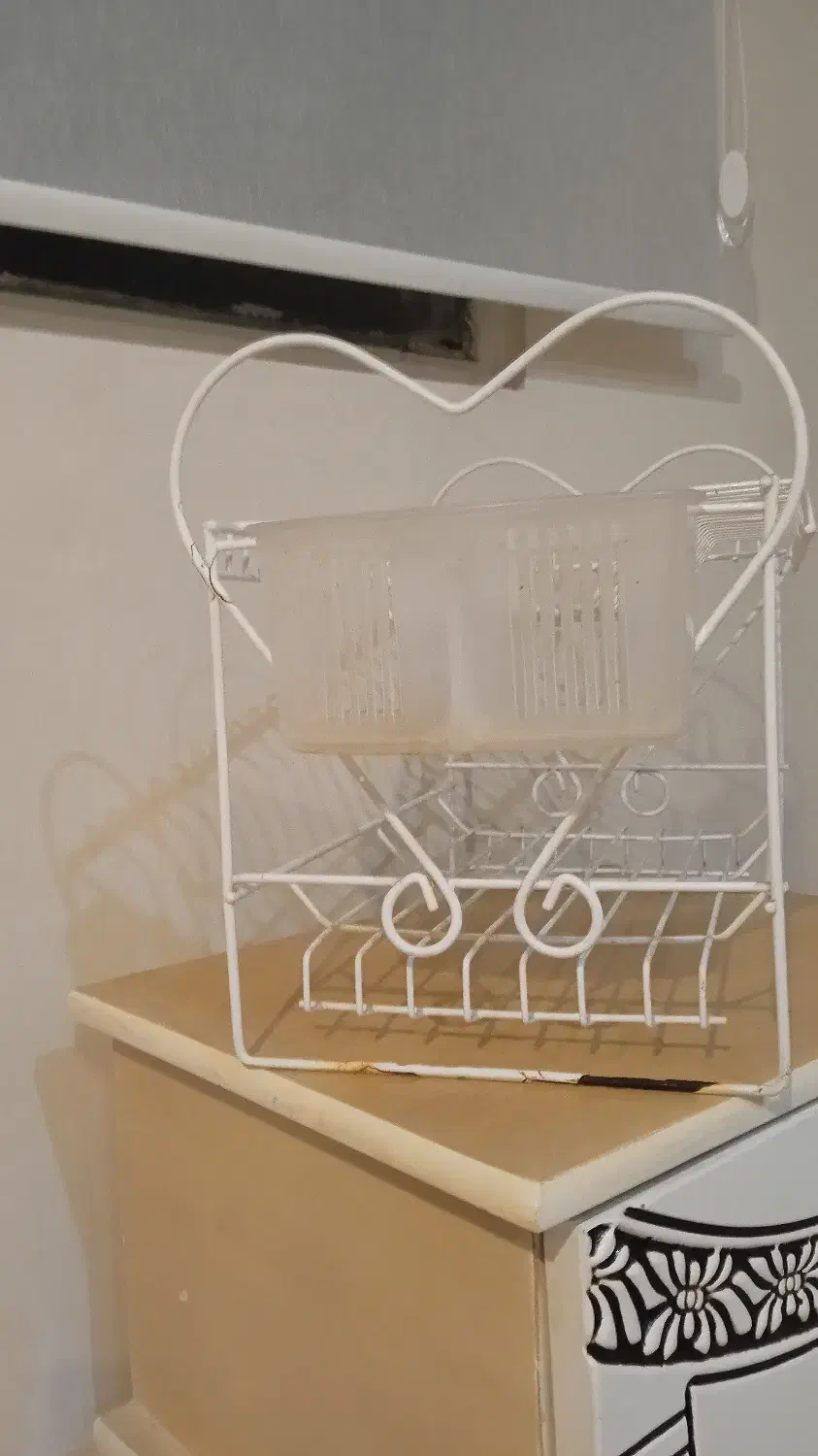 ابچکان کنار سینک|آبچکان و نظمدهنده ظروف|تهران, هروی|دیوار