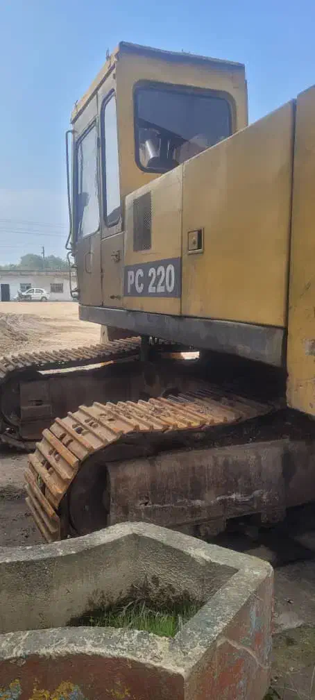 بیل مکانیکی زنجیری PC220 آماده کار|ماشینآلات صنعتی|رشت, لاکان|دیوار