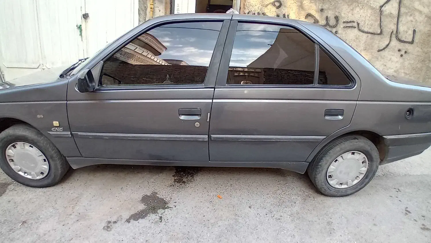 پژو ۴۰۵|خودرو سواری و وانت|لنجان, |دیوار