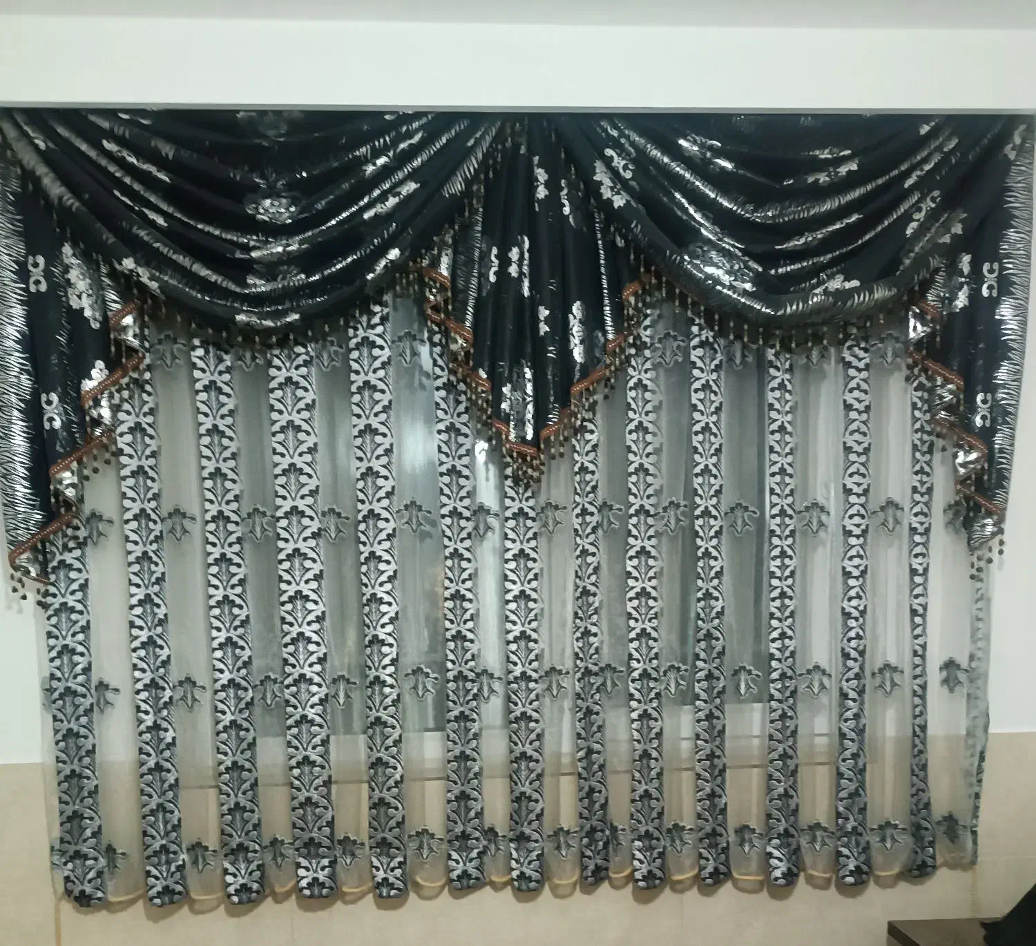 ۴  عدد پرده و پارچه|پرده، رانر، رومیزی|بروجرد, |دیوار