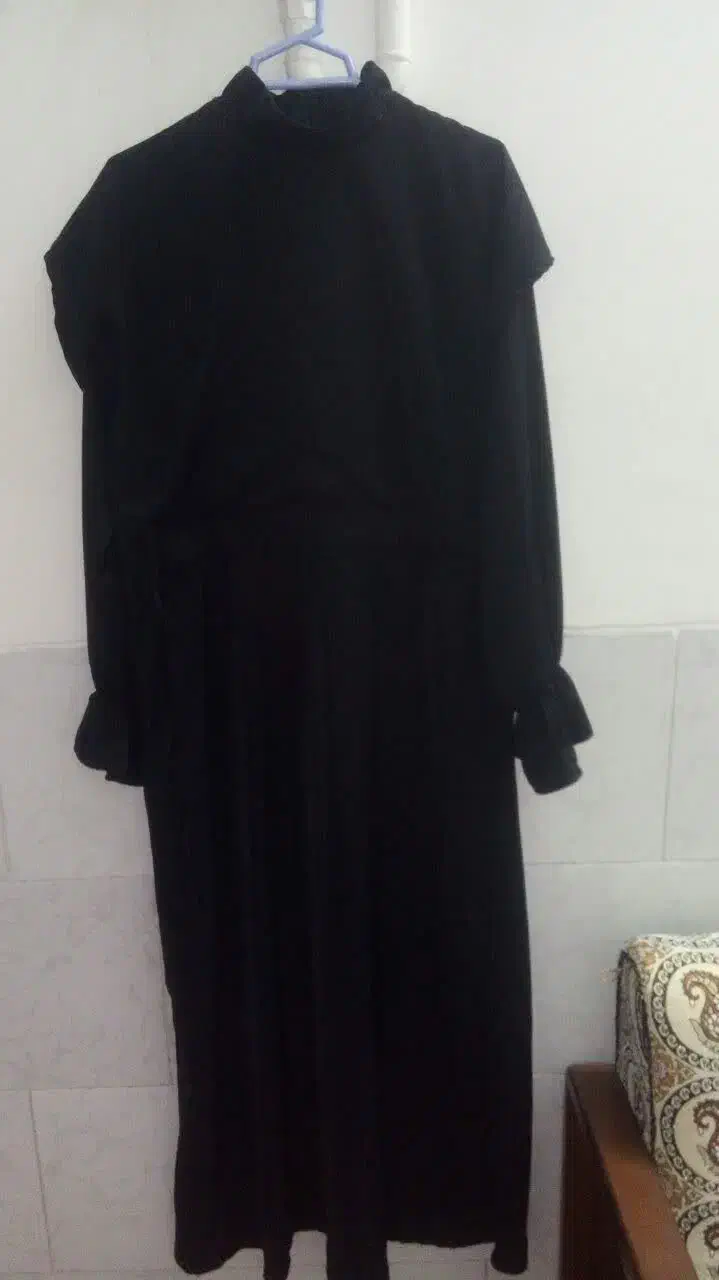 عبا مشکی نو|لباس|یزد, |دیوار