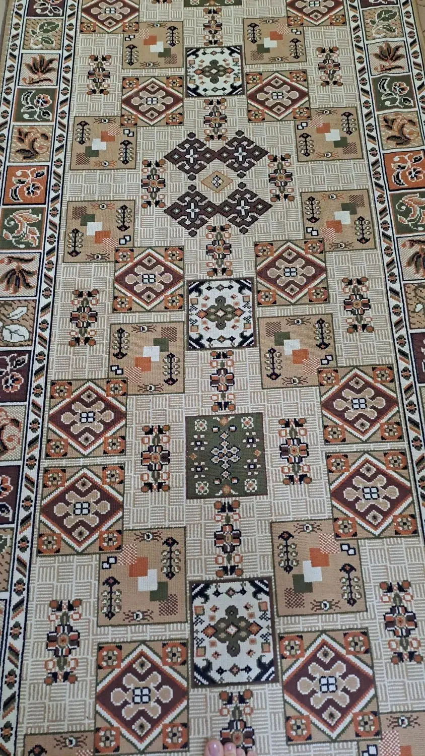 کناره|فرش|کرج, بنیاد|دیوار