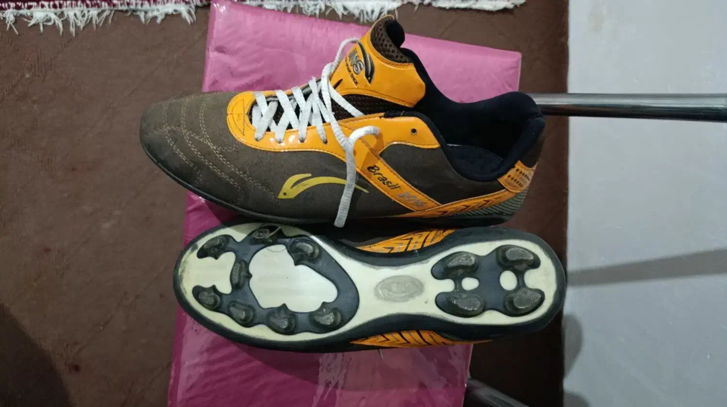 کفش چمنی|کیف، کفش، کمربند|ارومیه, |دیوار