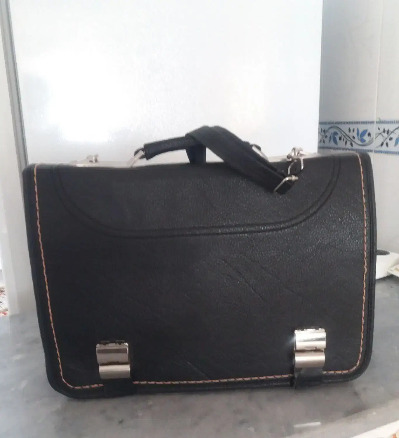 کیف چرم|کیف، کفش، کمربند|قیدار, |دیوار