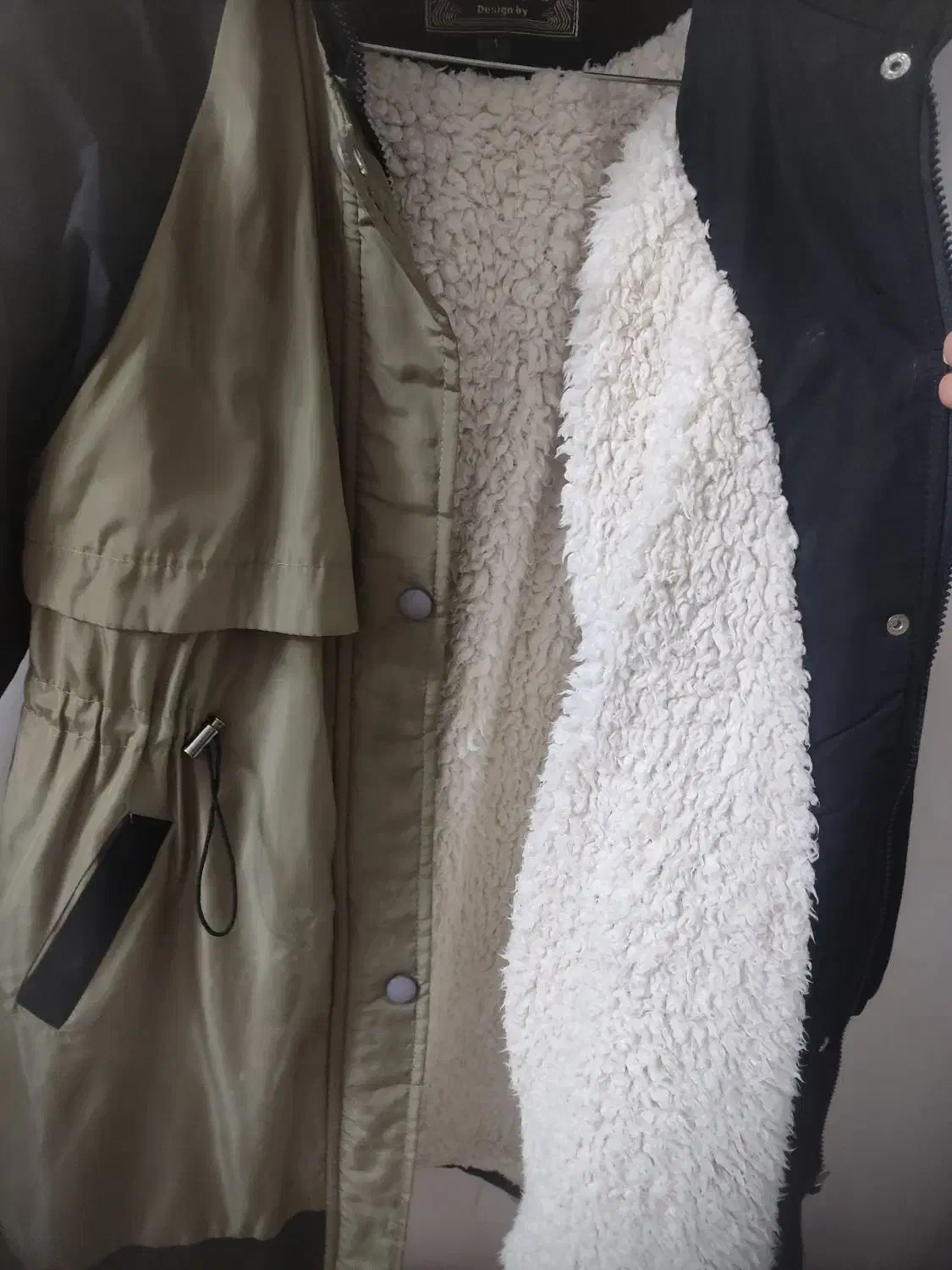 کاپشن|لباس|پاکدشت, کبودگنبد|دیوار