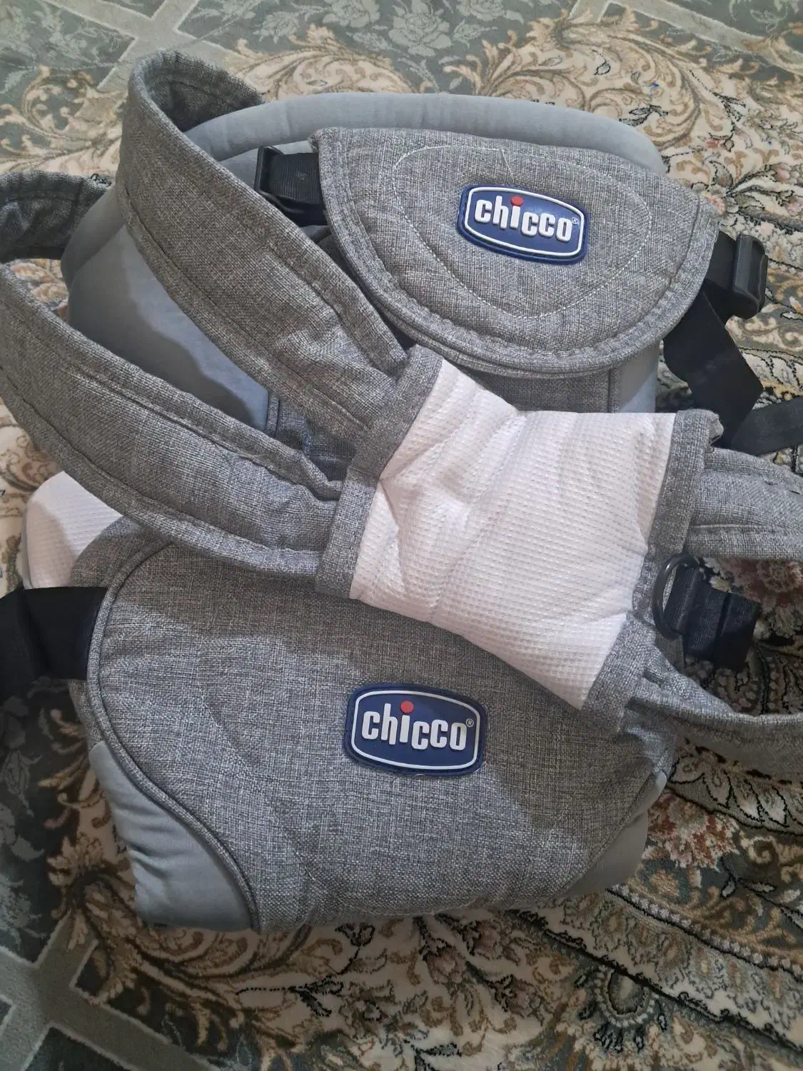 آغوشی چیکو اصل سالم یک تکه بالایی ندارد|کالسکه و لوازم جانبی|پردیس, فاز ۱۱|دیوار