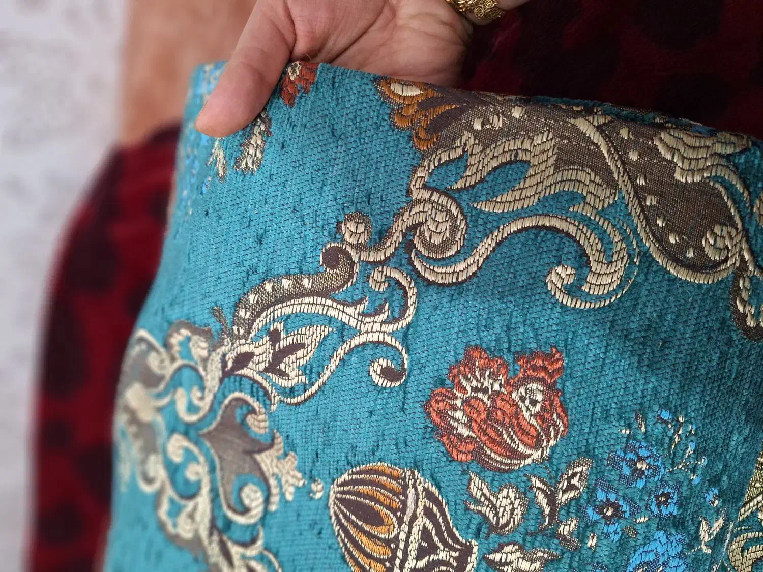 پارچه ابریشم|فرش|رشت, کوی فکوری|دیوار