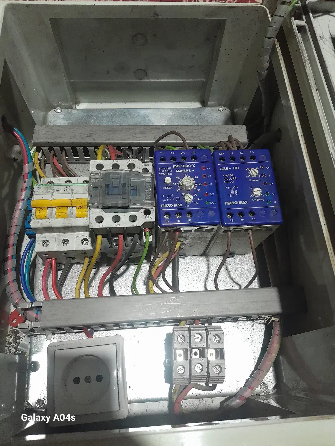 تابلوبرق ۳فاز|ابزارآلات|میاندوآب, |دیوار