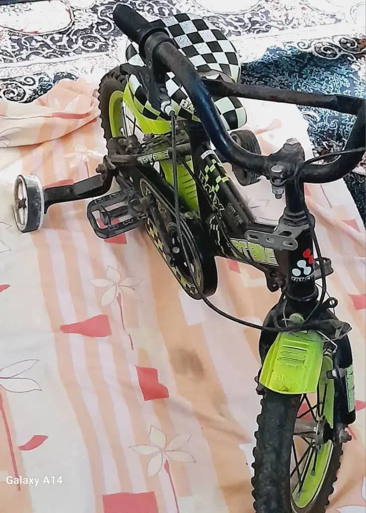 دوچرخه دخترانه و پسرانه فرقی نمیکنه|دوچرخه، اسکیت، اسکوتر|رشت, کوی قدس|دیوار