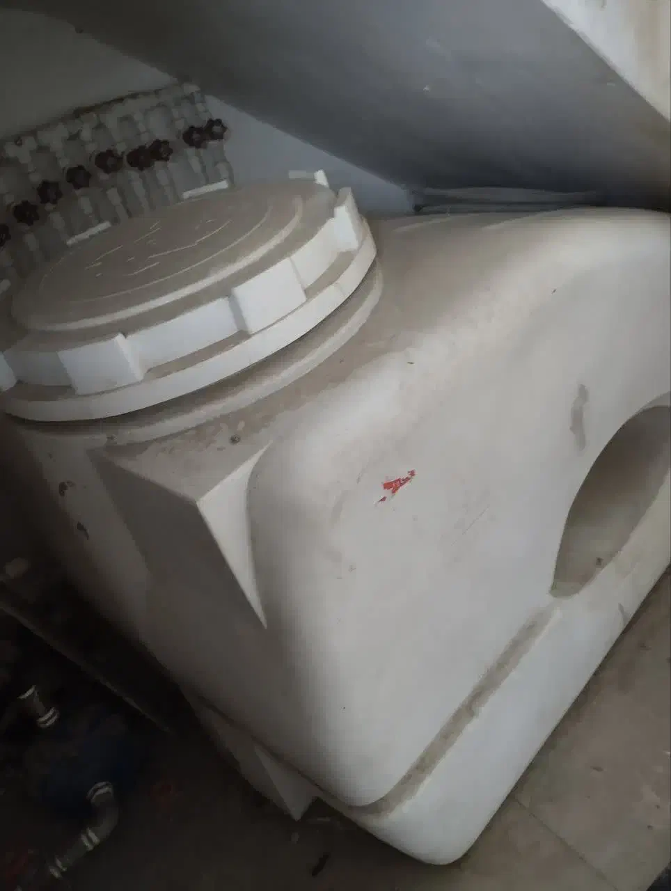 مخزن ۱۰۰۰ لیتری|آبگرمکن، پکیج، شوفاژ|پردیس, فاز ۸|دیوار