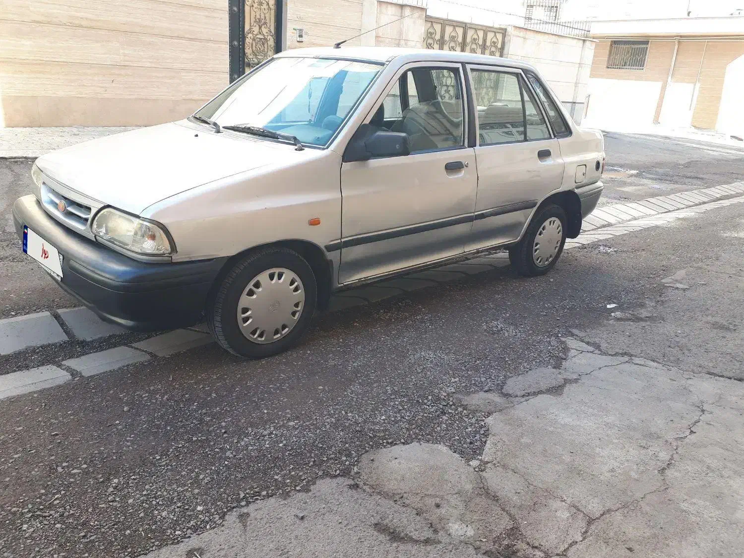 وسیله نقلیه|خودرو سواری و وانت|میانه, |دیوار