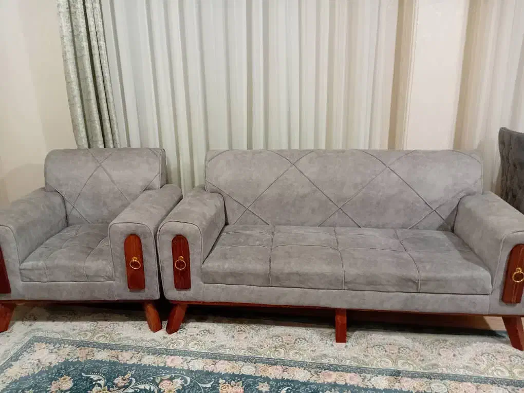 مبل در حد نو|مبلمان خانگی و میز عسلی|رشت, جهاد|دیوار