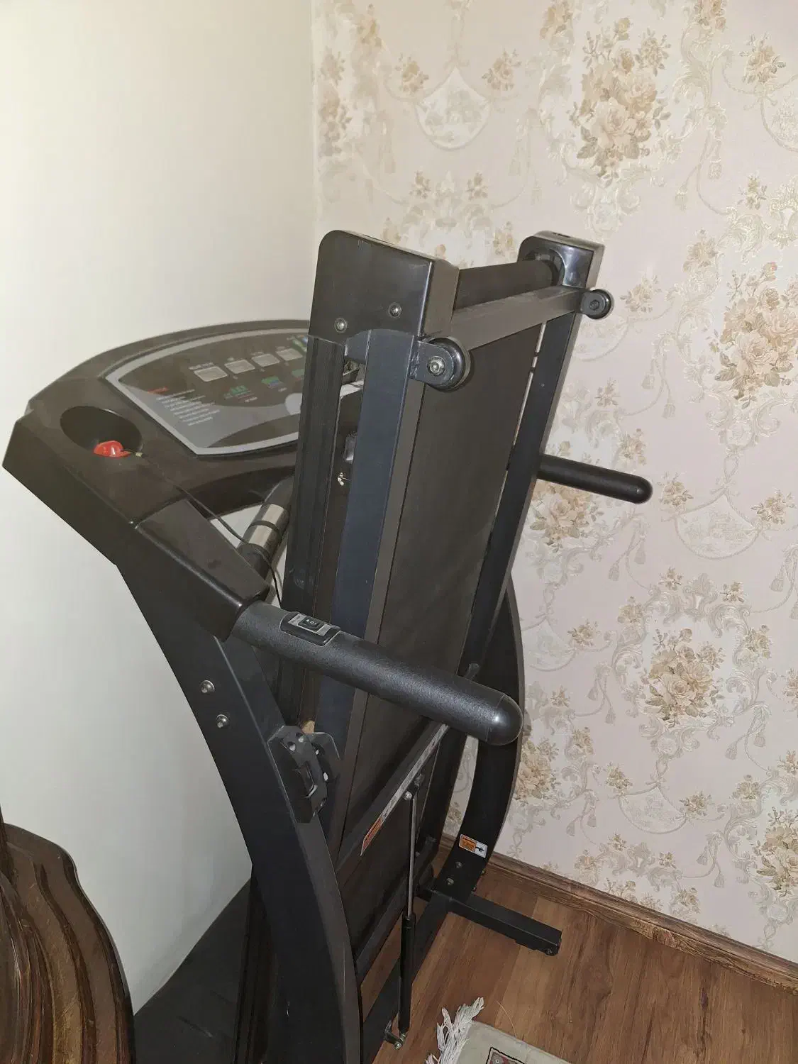 تردمیل خانگی و سالم و کم کار|تجهیزات ورزشی|هشتگرد, شهرک ولیعصر (مصلی)|دیوار