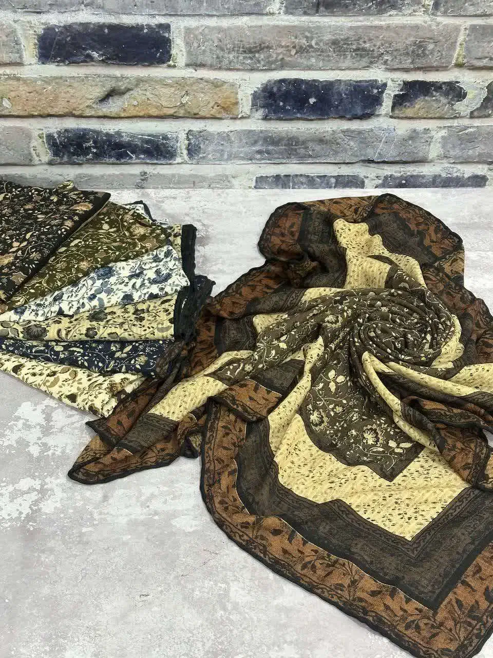 فروش عمده انواع شال و روسری پاییزه|لباس|امیرکلا, |دیوار