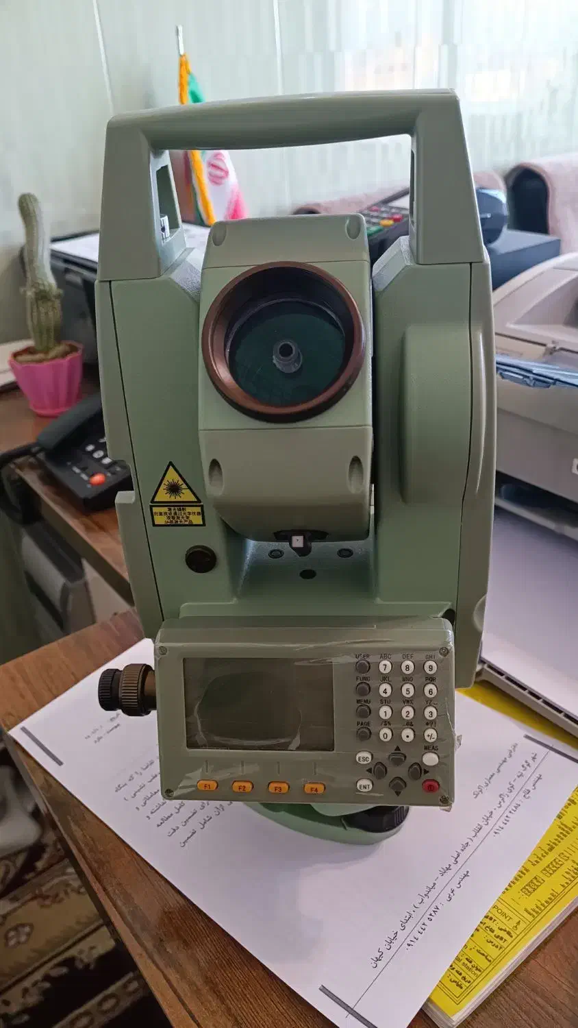 دوربین توتال استیشن نقشه برداری|مصالح و تجهیزات ساختمان|مهاباد (آذربایجان غربی), |دیوار