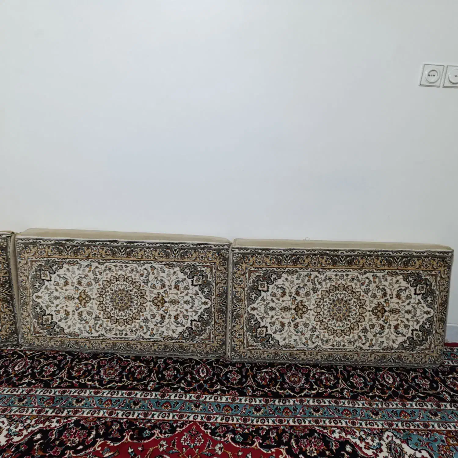 پشتی|پشتی|قم, سالاریه|دیوار