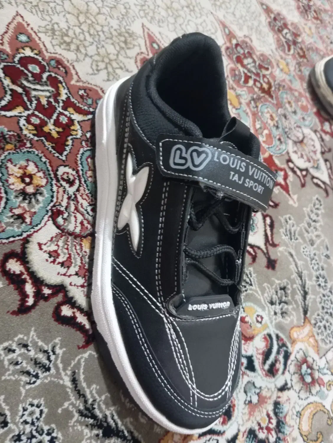 کفش تاج اسپرت راحتی سایز 36 نو|کفش و لباس بچه|تهران, سجاد|دیوار