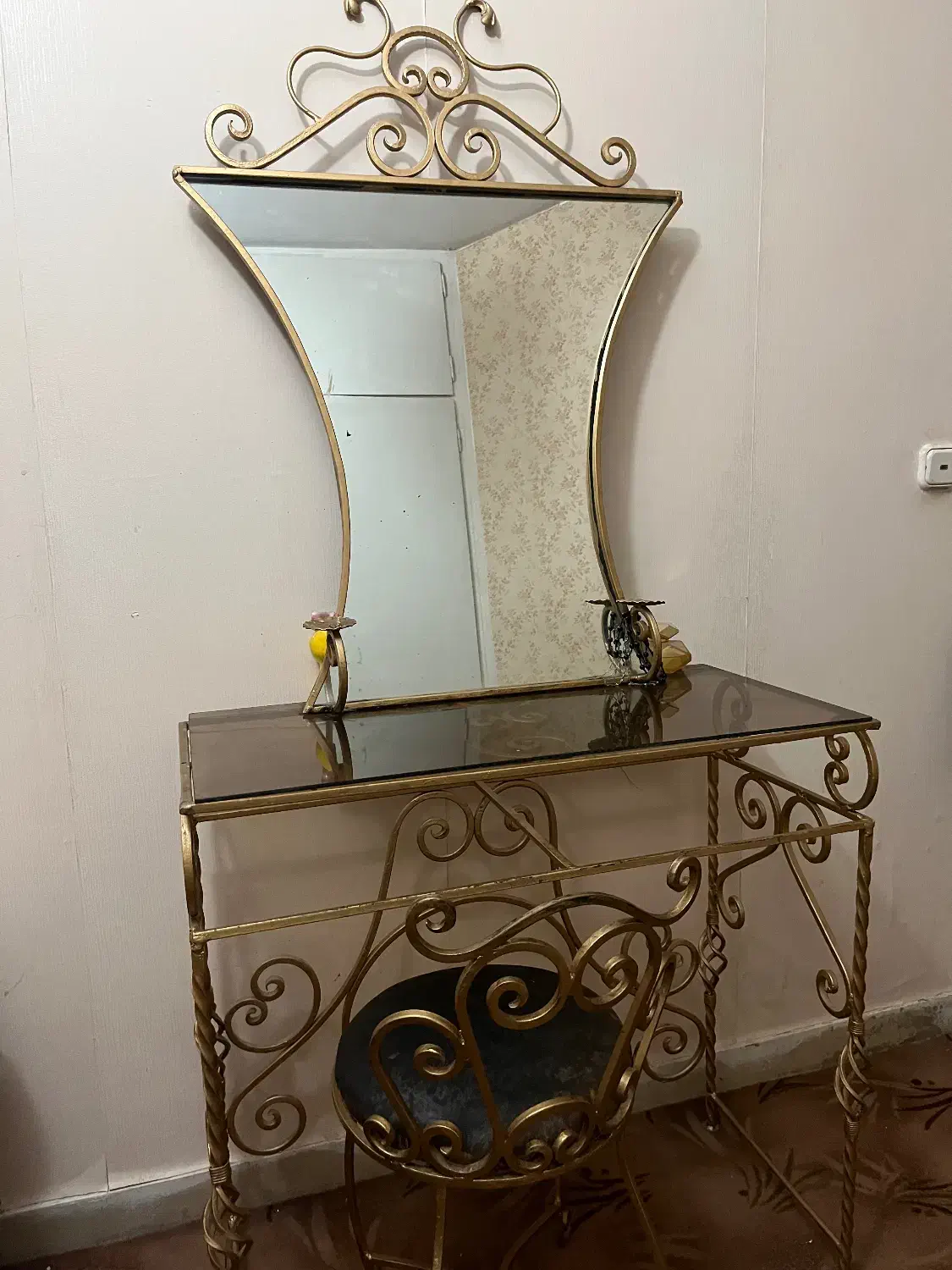 تخت و میز ارایش  فرفورژه|تخت و سرویس خواب|تهران, سازمان برنامه شمالی|دیوار