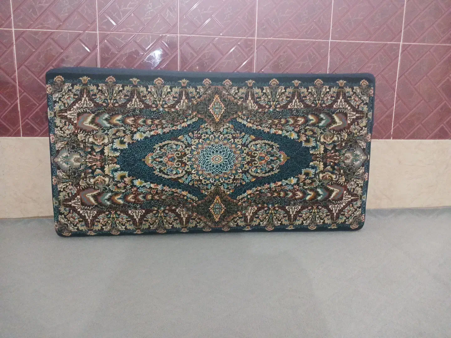 پشتی فرشی|پشتی|مشکیندشت, |دیوار