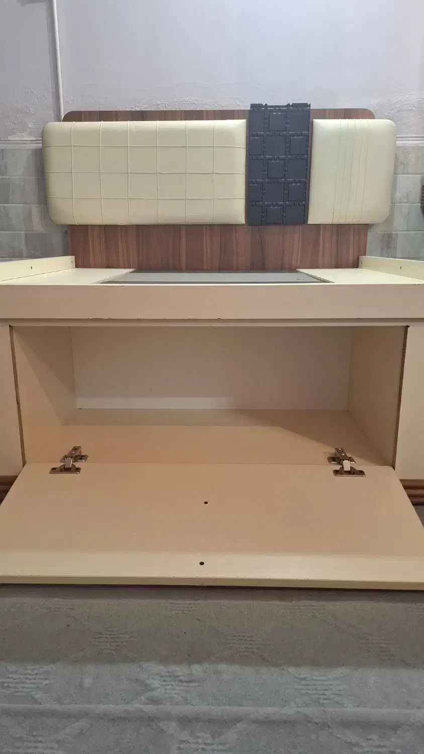 سرویس خواب|تخت و سرویس خواب|قم, انصار‌الحسین|دیوار