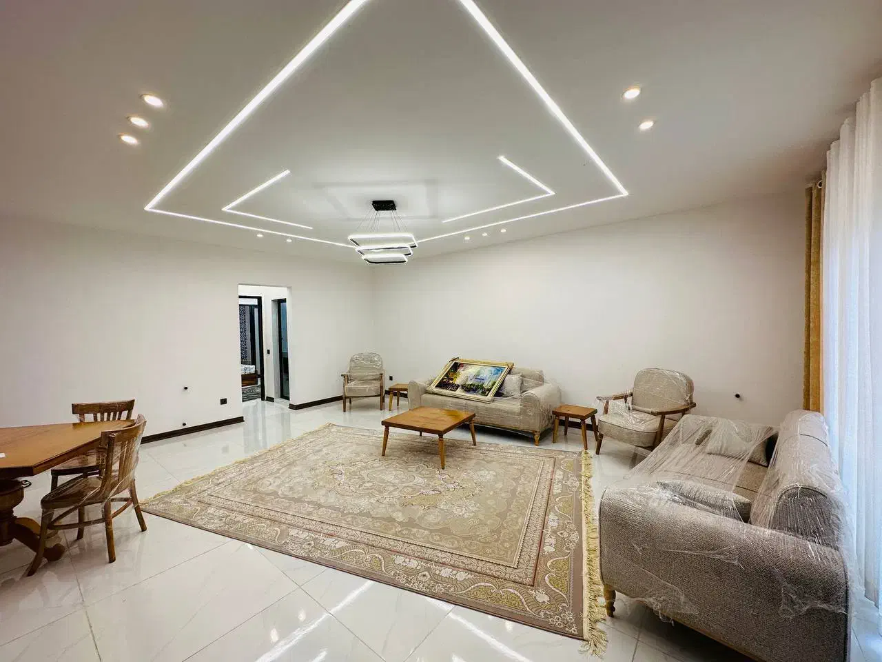 فلت استخردار/200متری%قی کل 3/5m|فروش خانه و ویلا|هچیرود, |دیوار