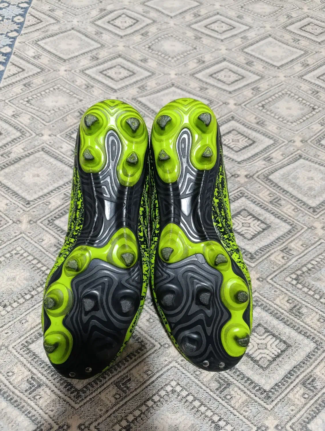 کفش چمن نو نو|تجهیزات ورزشی|صفادشت, |دیوار