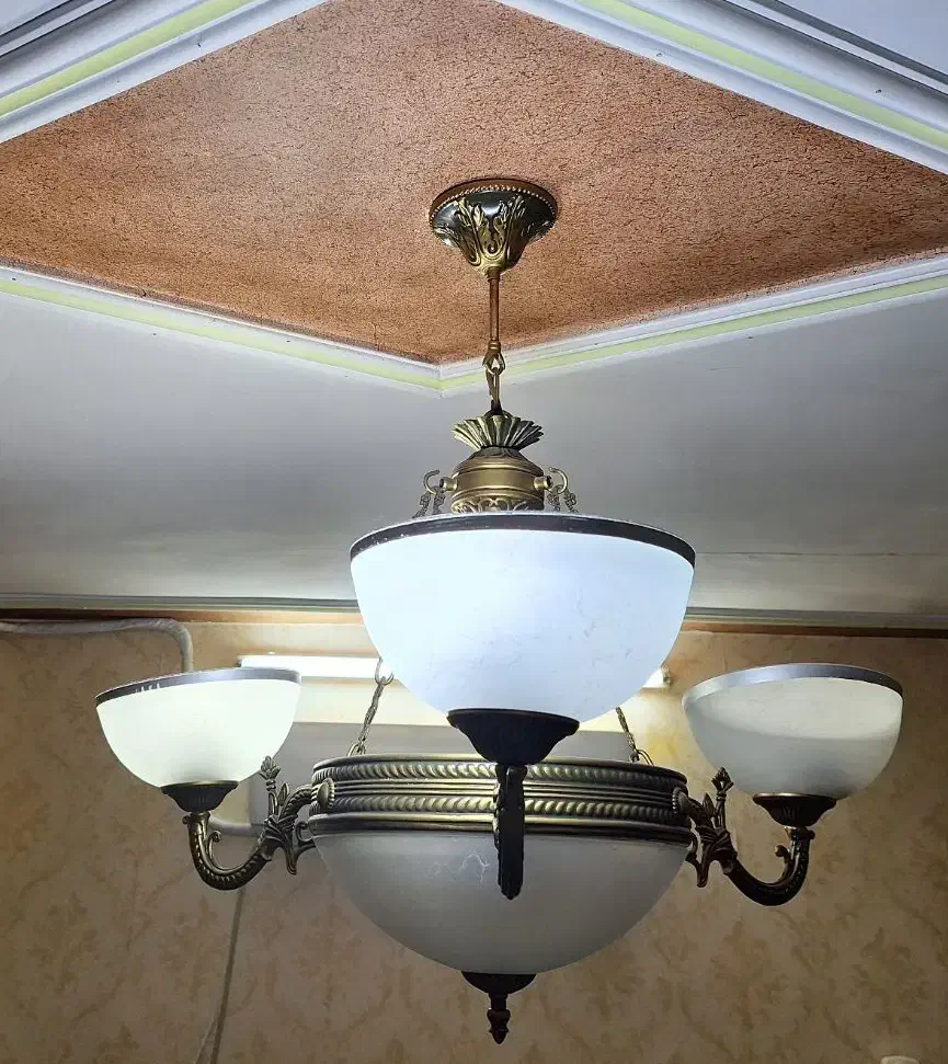 لوستر سه شاخه برنزی|لوستر و چراغ آویز|ملارد, |دیوار