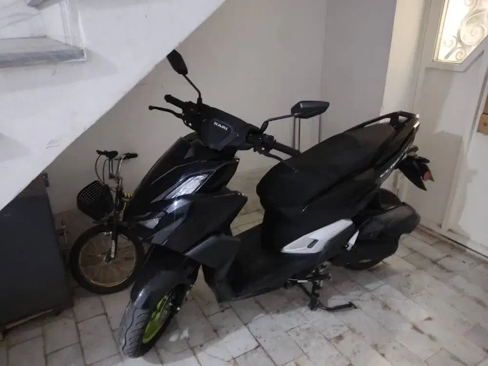 کلیک واریو ۱۶۰سی‌سی|موتورسیکلت|گنبد کاووس, |دیوار