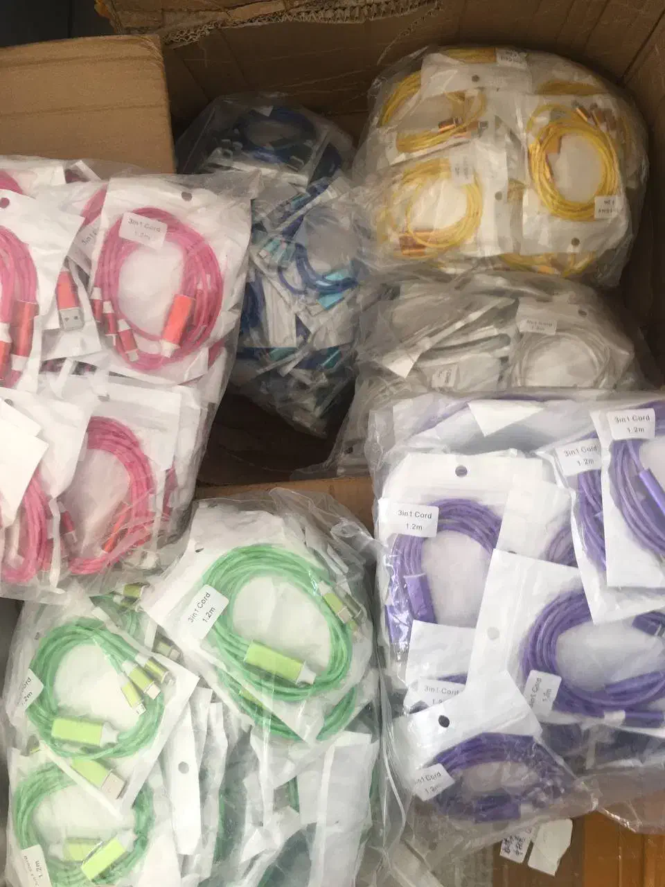 لوازم جانبی گوشی|لوازم جانبی موبایل و تبلت|پرند, فاز ۱|دیوار