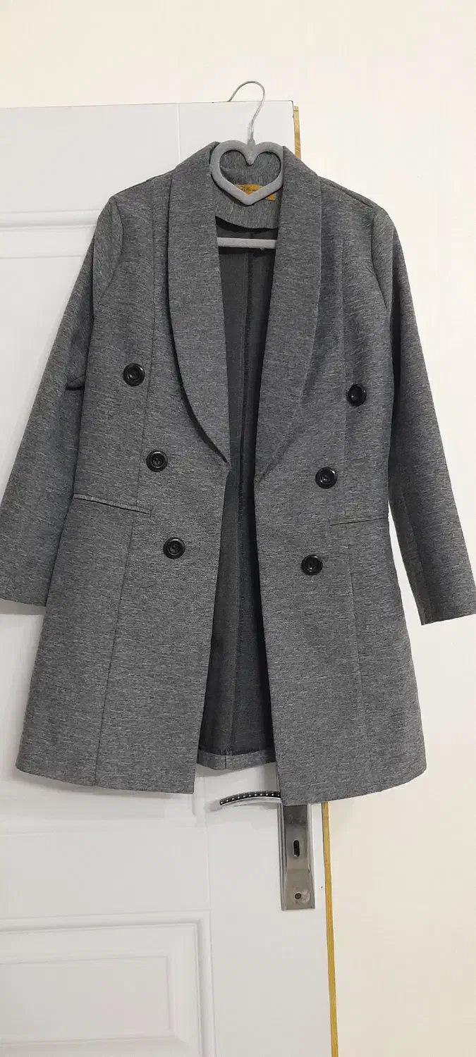 پالتو و تعدادی لباس|لباس|ورامین, ورامین|دیوار