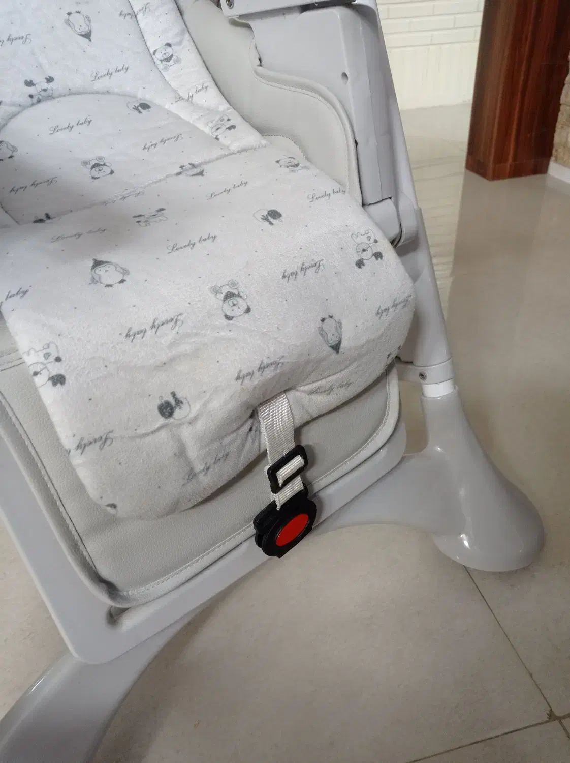 صندلی غذا کودک در حد نو|تخت و صندلی بچه|آمل, |دیوار