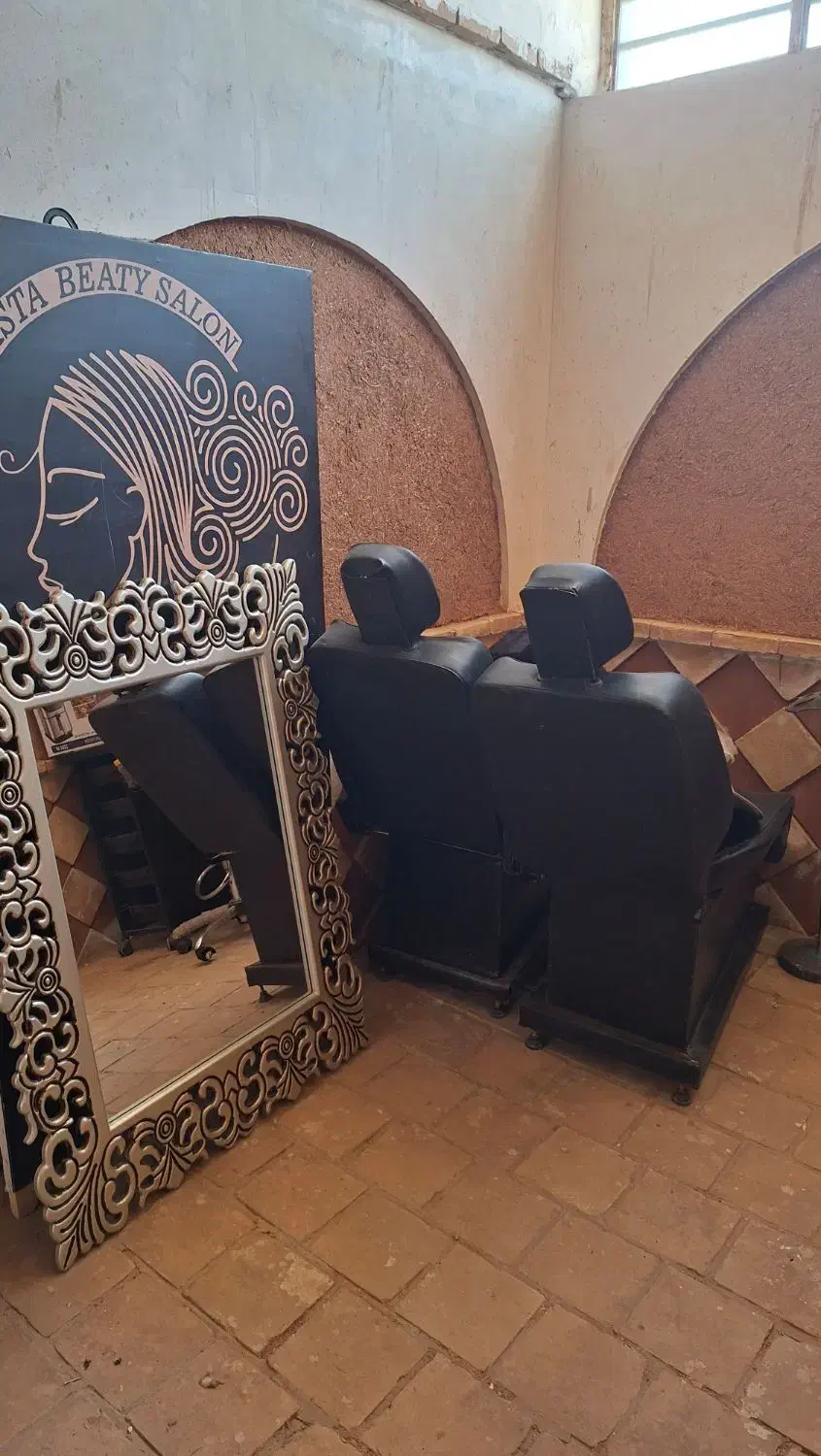 لوازم کامل ارایشگاه|آرایشگاه و سالنهای زیبایی|کاشان, خزاق|دیوار