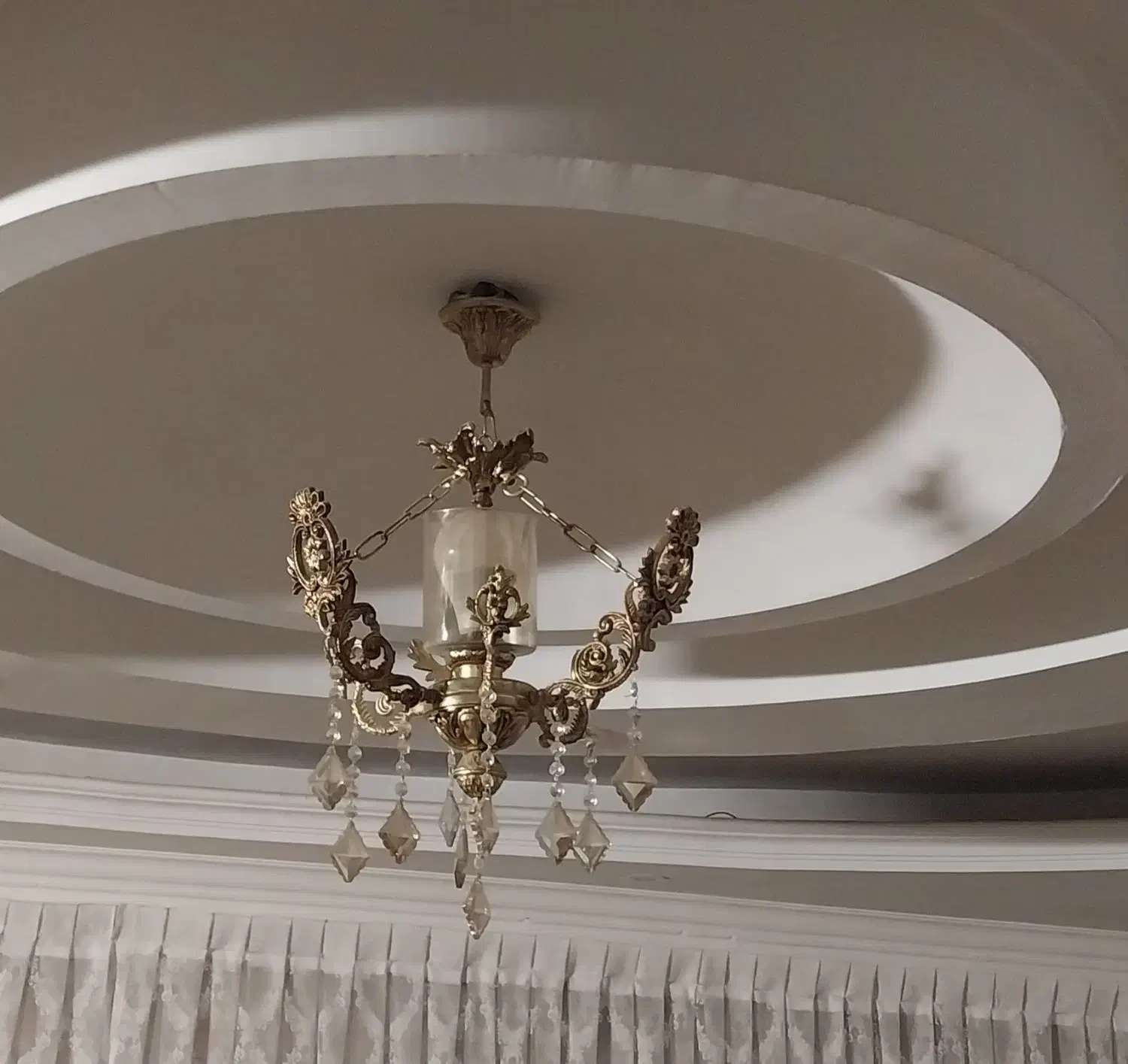 لوستر ۳ شاخه سالم و زیبا|لوستر و چراغ آویز|مشهد, هفت تیر (آب و برق)|دیوار