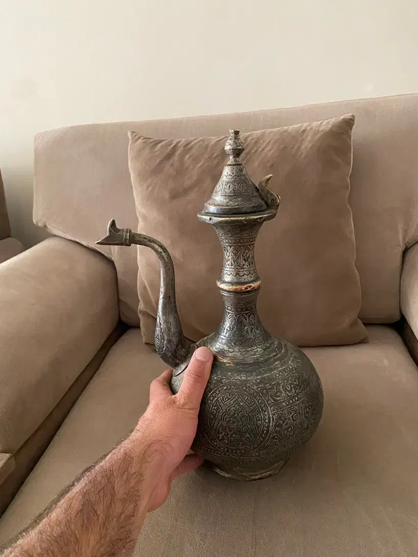 آفتابه عتیقه صفوی|کلکسیون اشیاء عتیقه|تبریز, |دیوار
