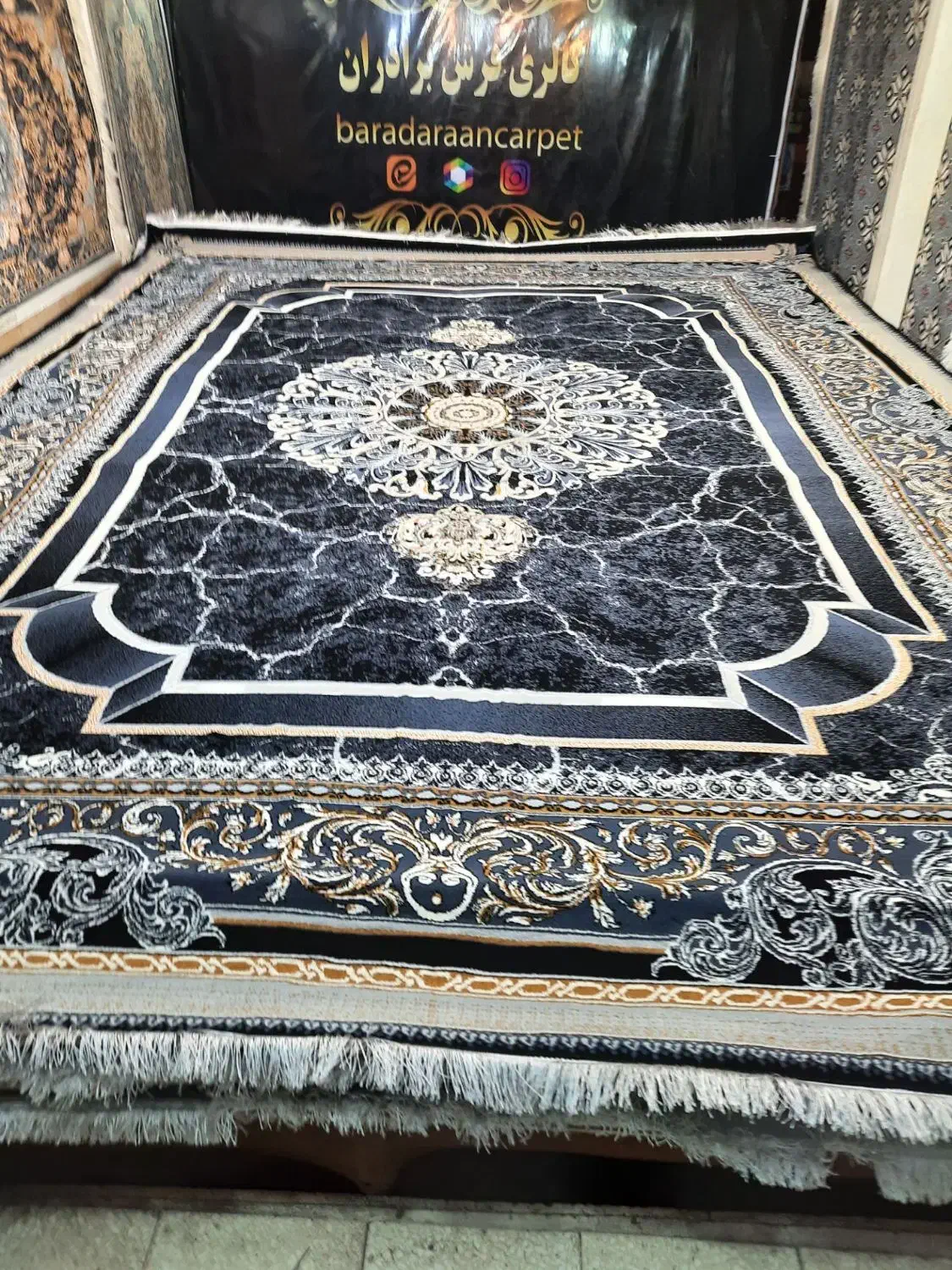 فرش ۷۰۰ شانه|فرش|مشهد, مصلی (کارمندان اول)|دیوار