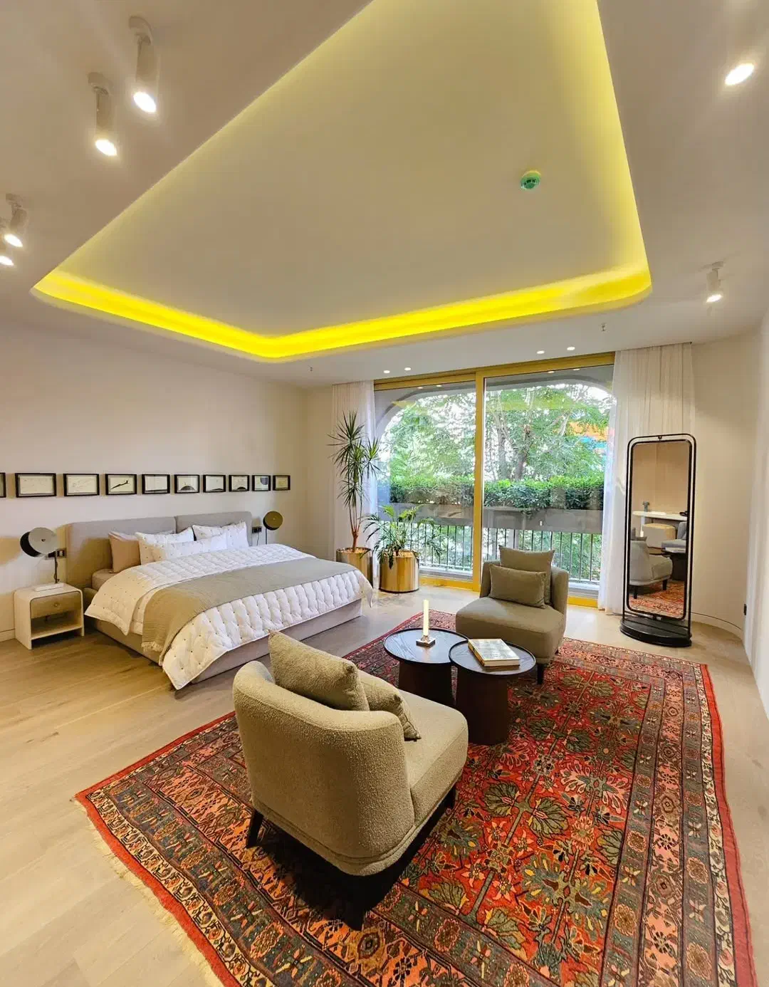 ۳۳۰متر * ۴ خواب * فرنیش  *  مروارید در سعادت اباد