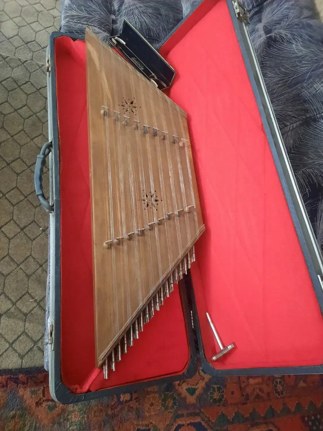 سنتور|سازهای سنتی|ملایر, |دیوار