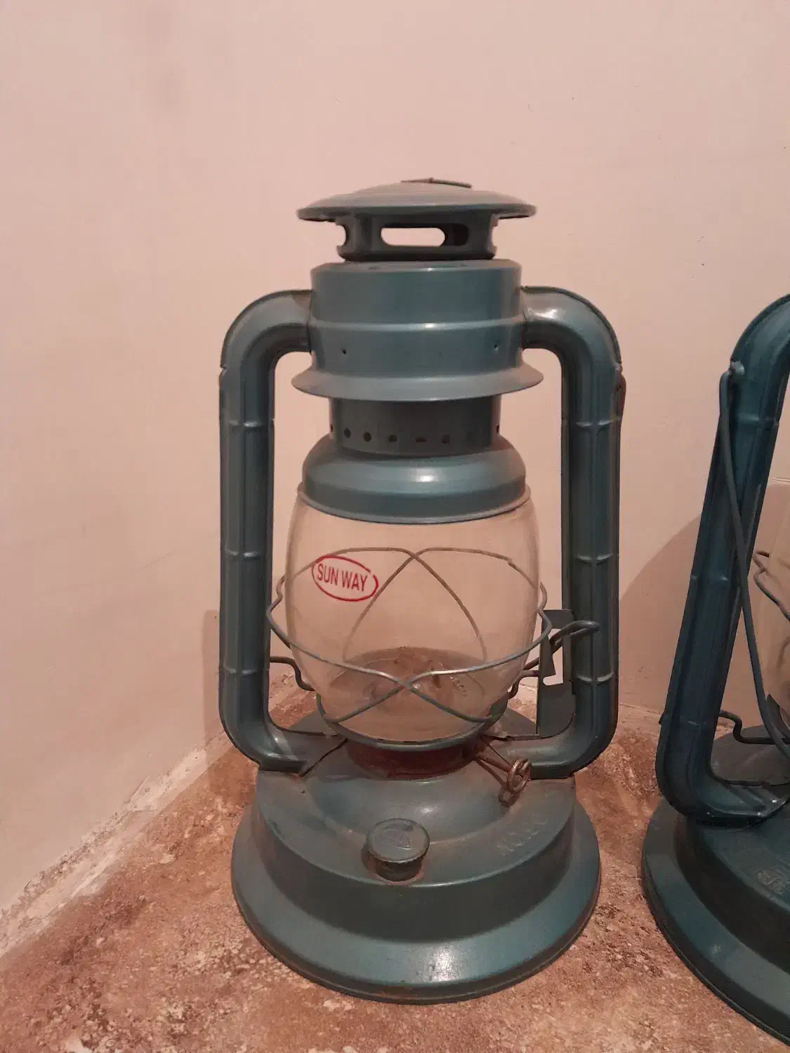 فانوس سایز بزرگ و سالم|کلکسیون اشیاء عتیقه|مشکیندشت, |دیوار