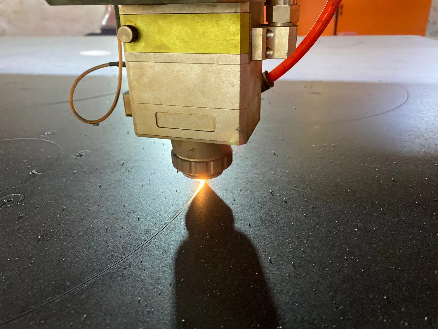 خدمات برش لیزر انواع فلزات با دقت بالا|خدمات پیشه و مهارت|اصفهان, محمودآباد|دیوار