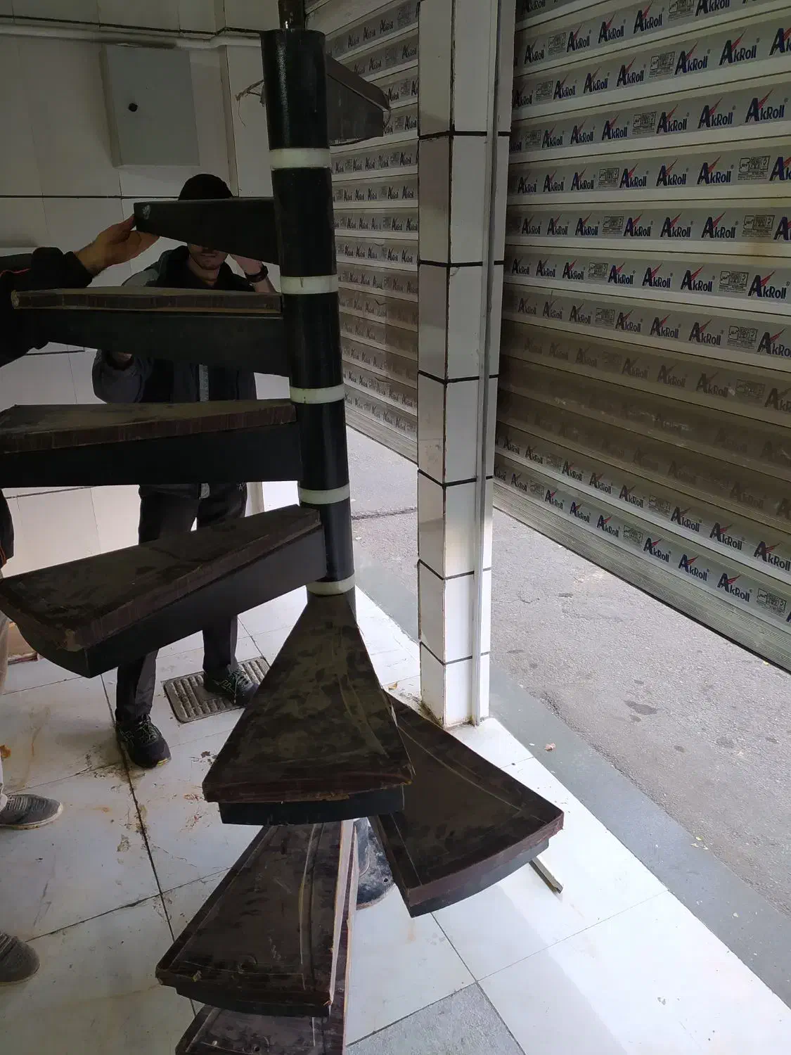 پله گردان چرخشی نردبان|مصالح و تجهیزات ساختمان|قزوین, |دیوار