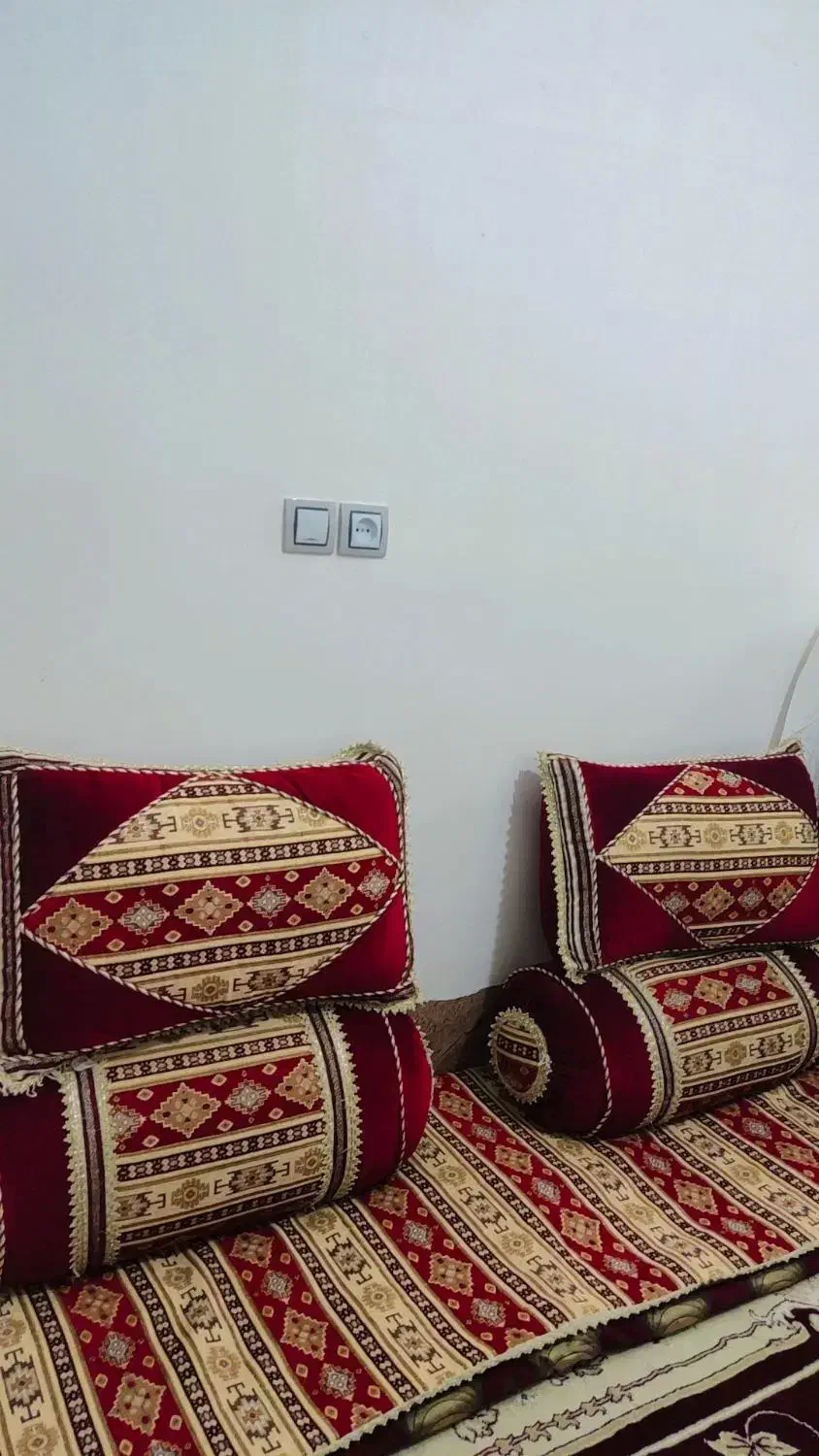 ۶ عدد بالشت کلک و پر قاطی ۶ پشتی ۳تا کنار فرشی|پشتی|یاسوج, |دیوار