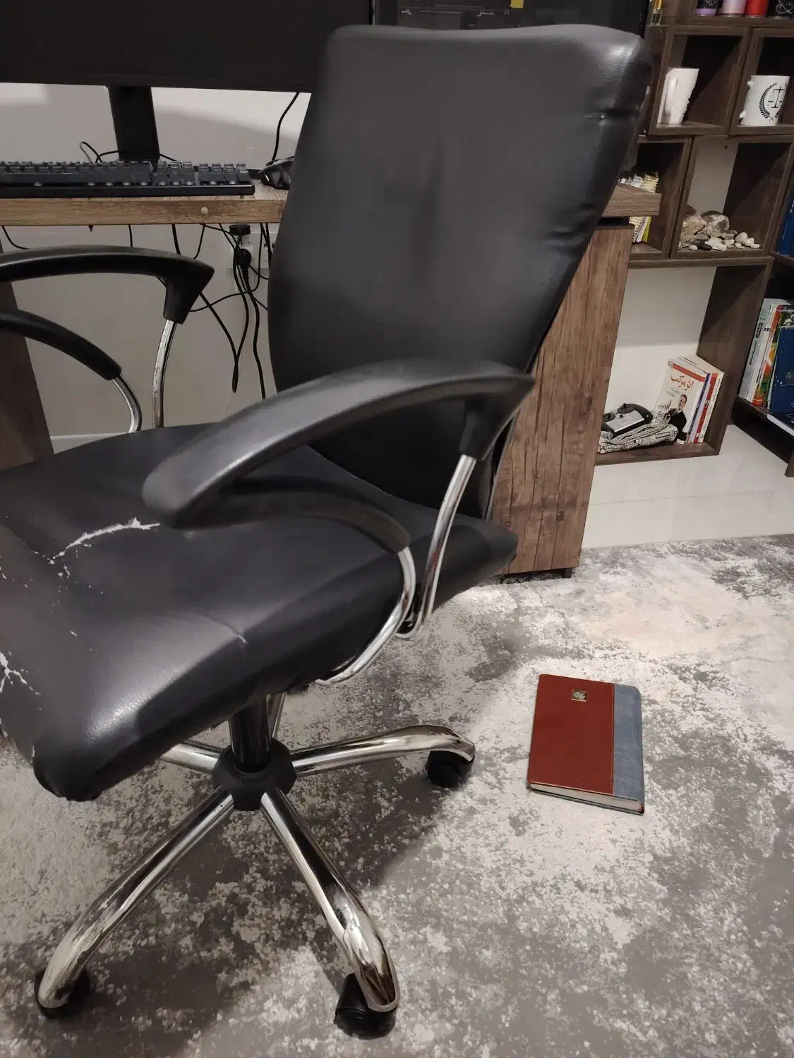 صندلی اداری چرخ دار|صندلی و نیمکت|قزوین, |دیوار