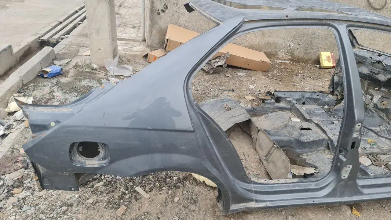 اسکلت دنا پلاس|خودرو کلاسیک|رباط‌کریم, رباط‌کریم|دیوار