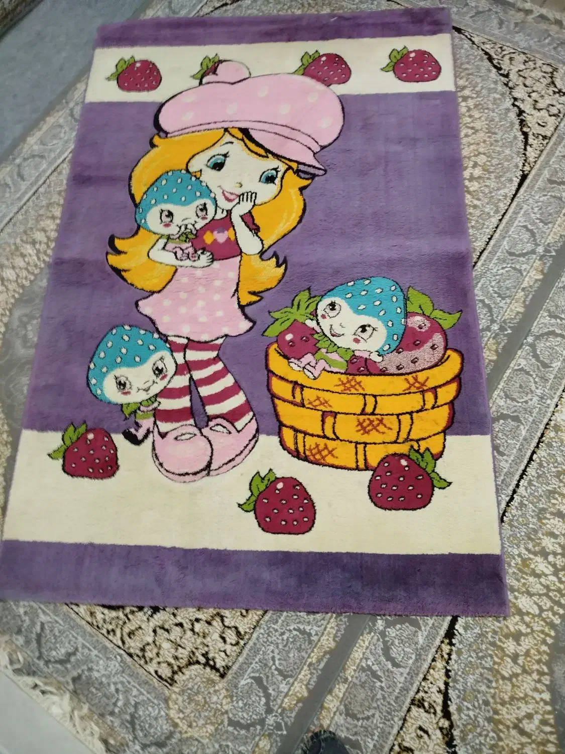 فرش اتاق خواب دختر توت فرنگی|فرش|قم, محمد آباد|دیوار