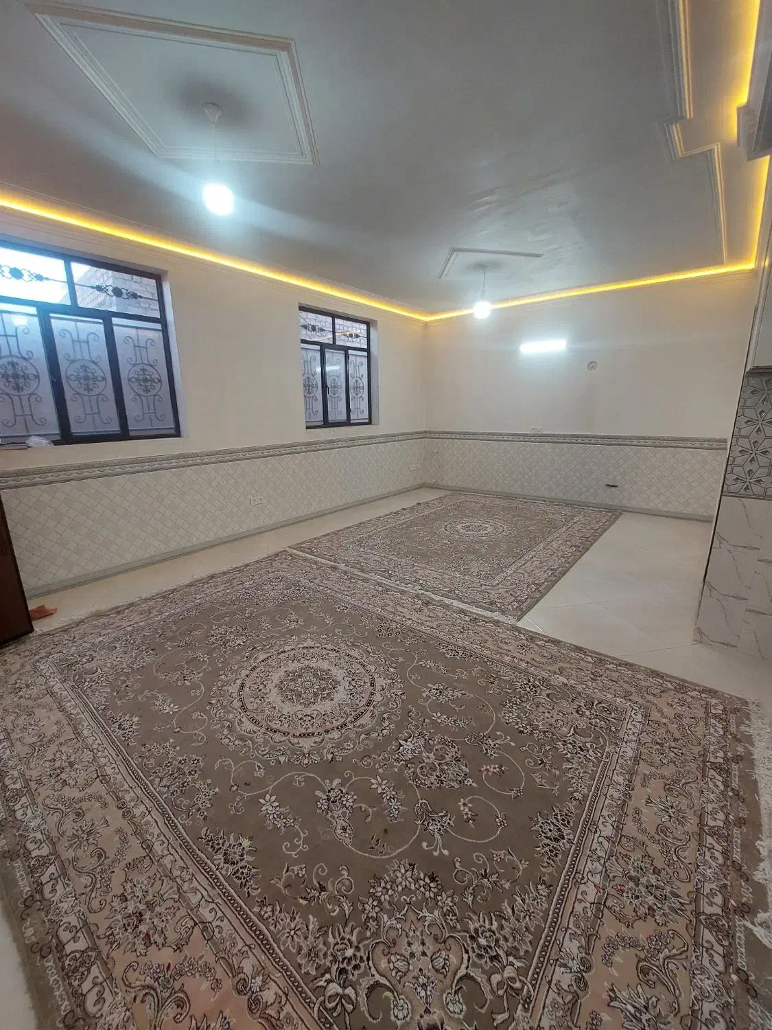 ۲۵۰ متر خانه ویلایی نوساز ۱۲۰ متر بنا|فروش خانه و ویلا|ورامین, ورامین|دیوار