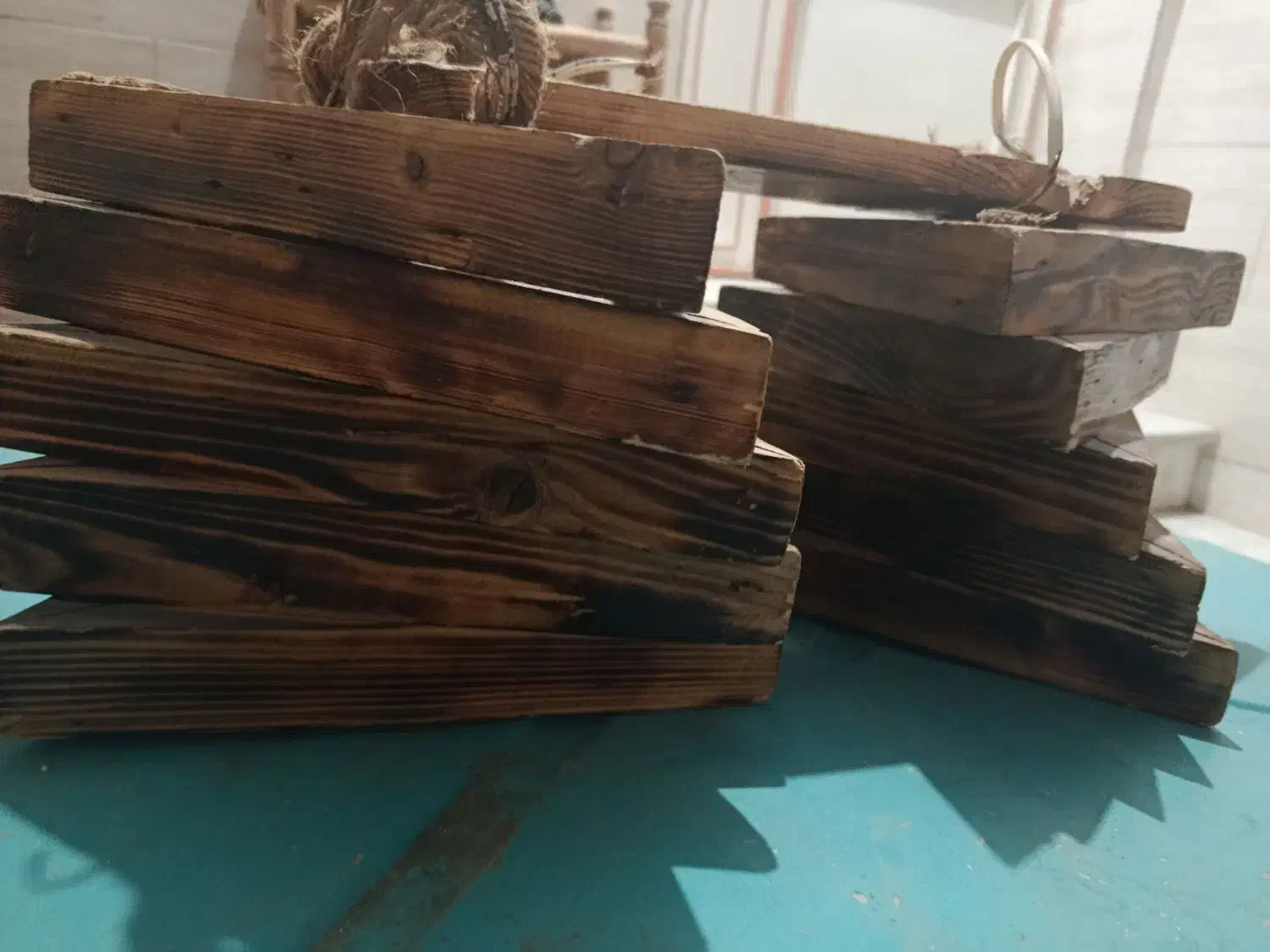 لوستر چوبی|لوستر و چراغ آویز|قم, وادی السلام|دیوار