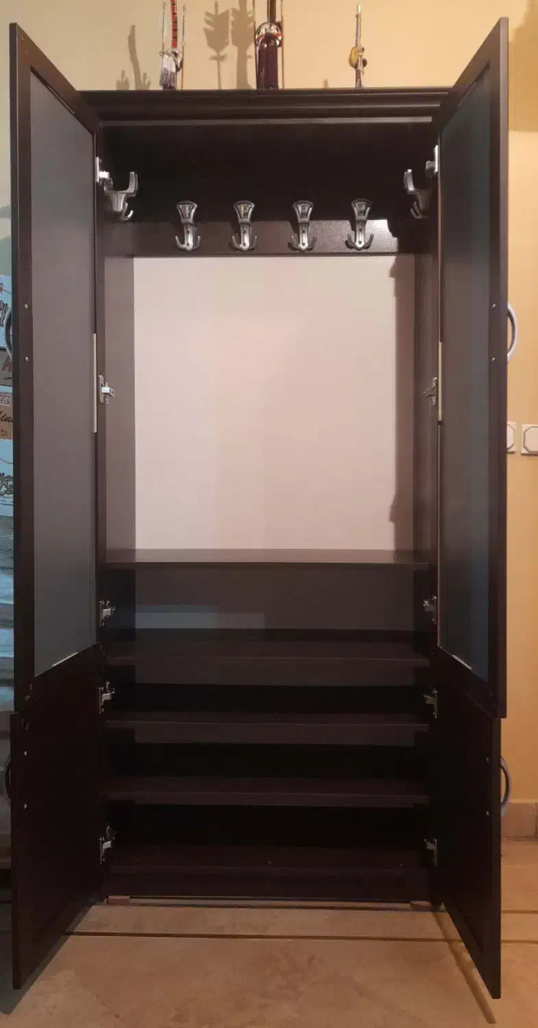 جاکفشی ایستاده آینه دار و میز عسلی سه تکه کمجا|جاکفشی، کمد، دراور|تهران, امانیه|دیوار