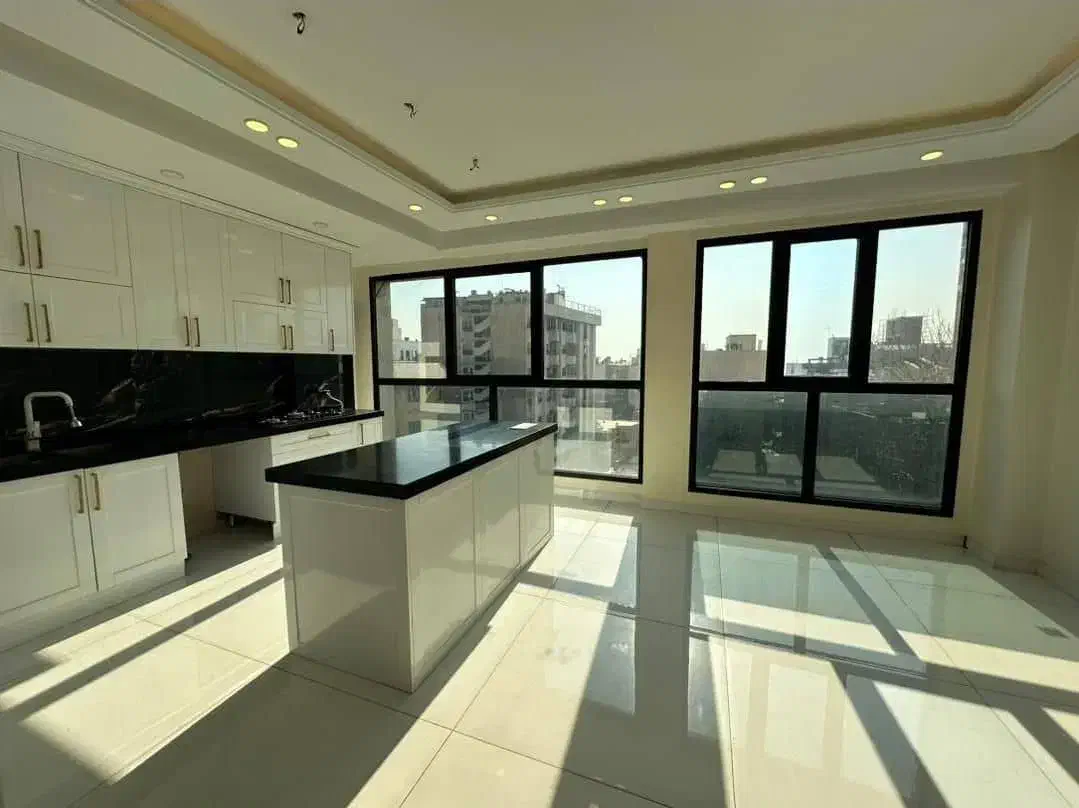 ۱۷۰متر/دروس/۵سال ساخت/۲پارکینگ